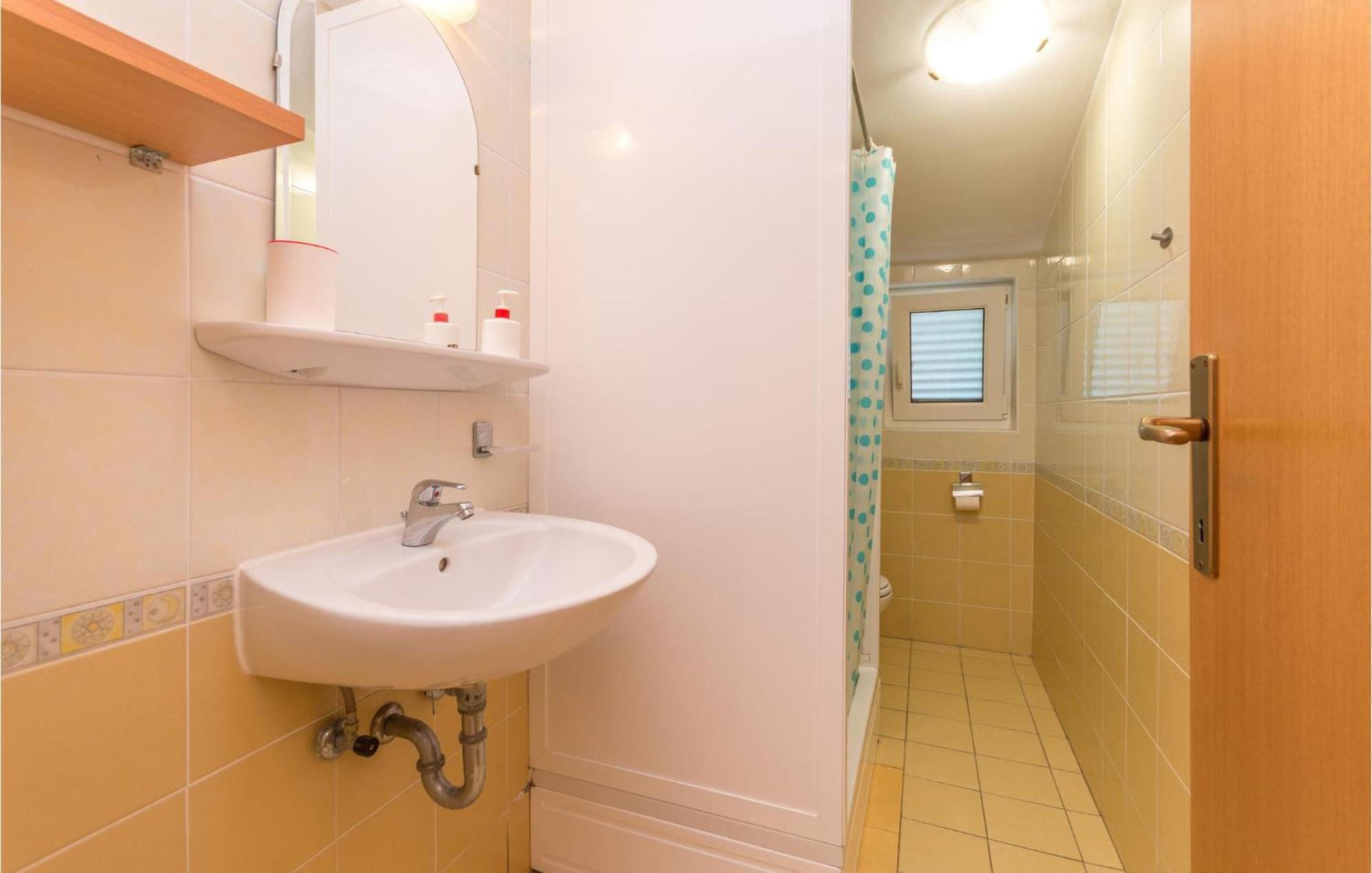 Stunning Apartment In Sveti Filip I Jakov Exteriér fotografie